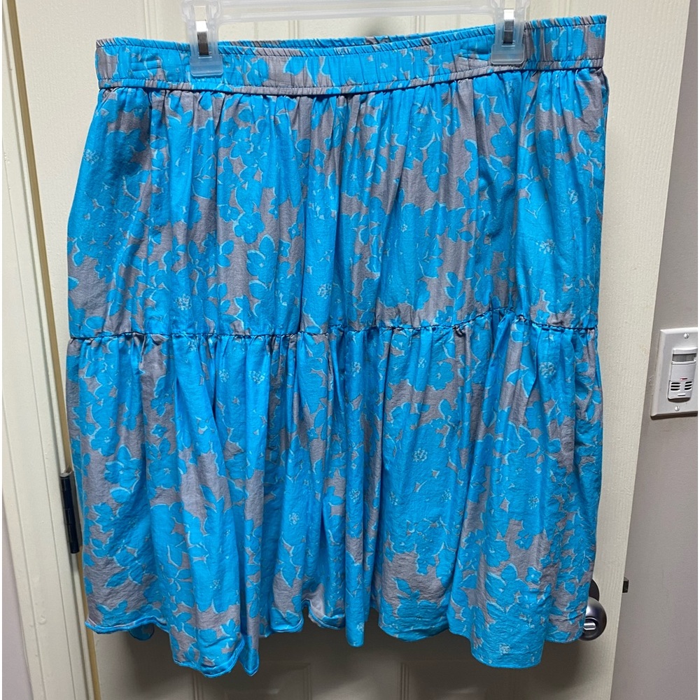 Old Navy full skirt.sz Large